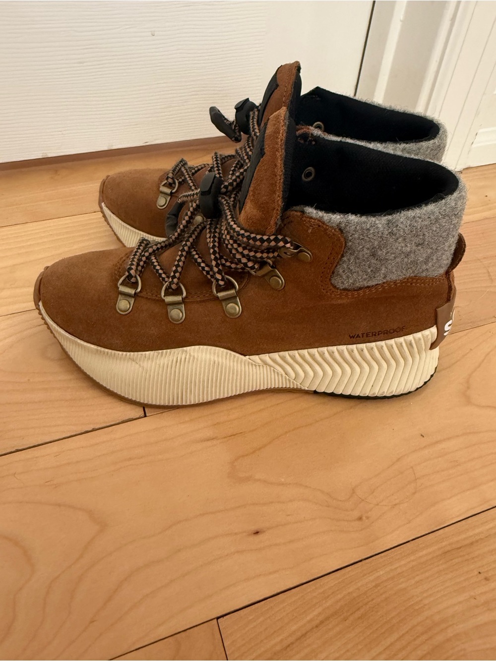Sorel Brown Suede Lace-Up waterproof Boots